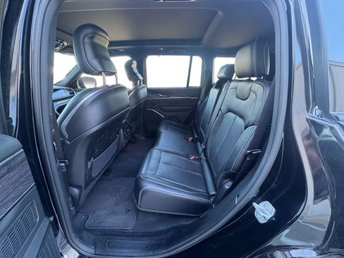 Used 2023 Jeep Grand Cherokee Overland w/ Adv Protech Group III AWD/4WD image 13