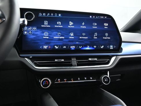 Used 2025 Chevrolet Equinox EV LT w/ Convenience Package image 27