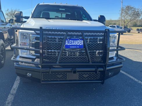 Used 2025 Ford F350 XLT image 3