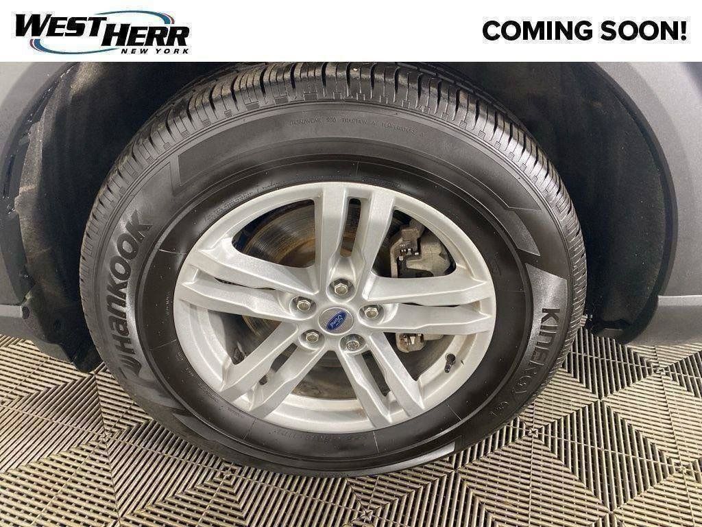 Used 2024 Ford Explorer XLT w/ Equipment Group 202A AWD/4WD image 59