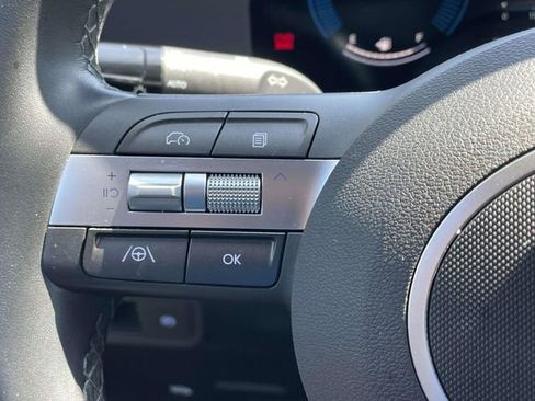 Used 2025 Hyundai Kona SEL FWD image 21