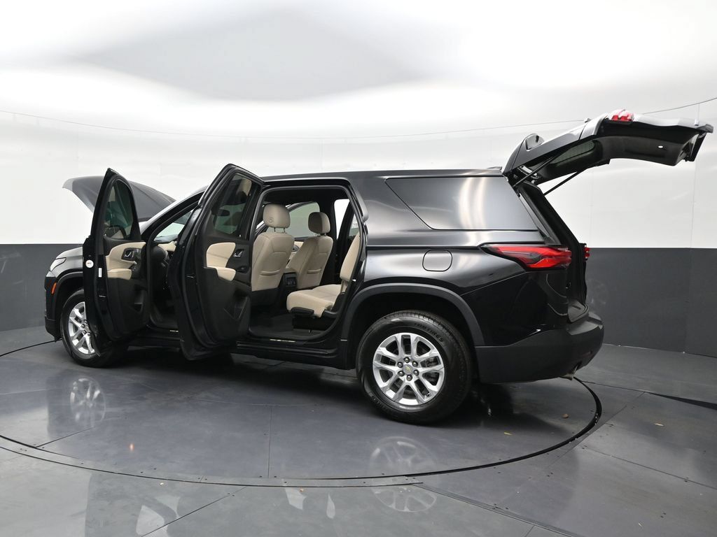 Used 2024 Chevrolet Traverse LS FWD image 28
