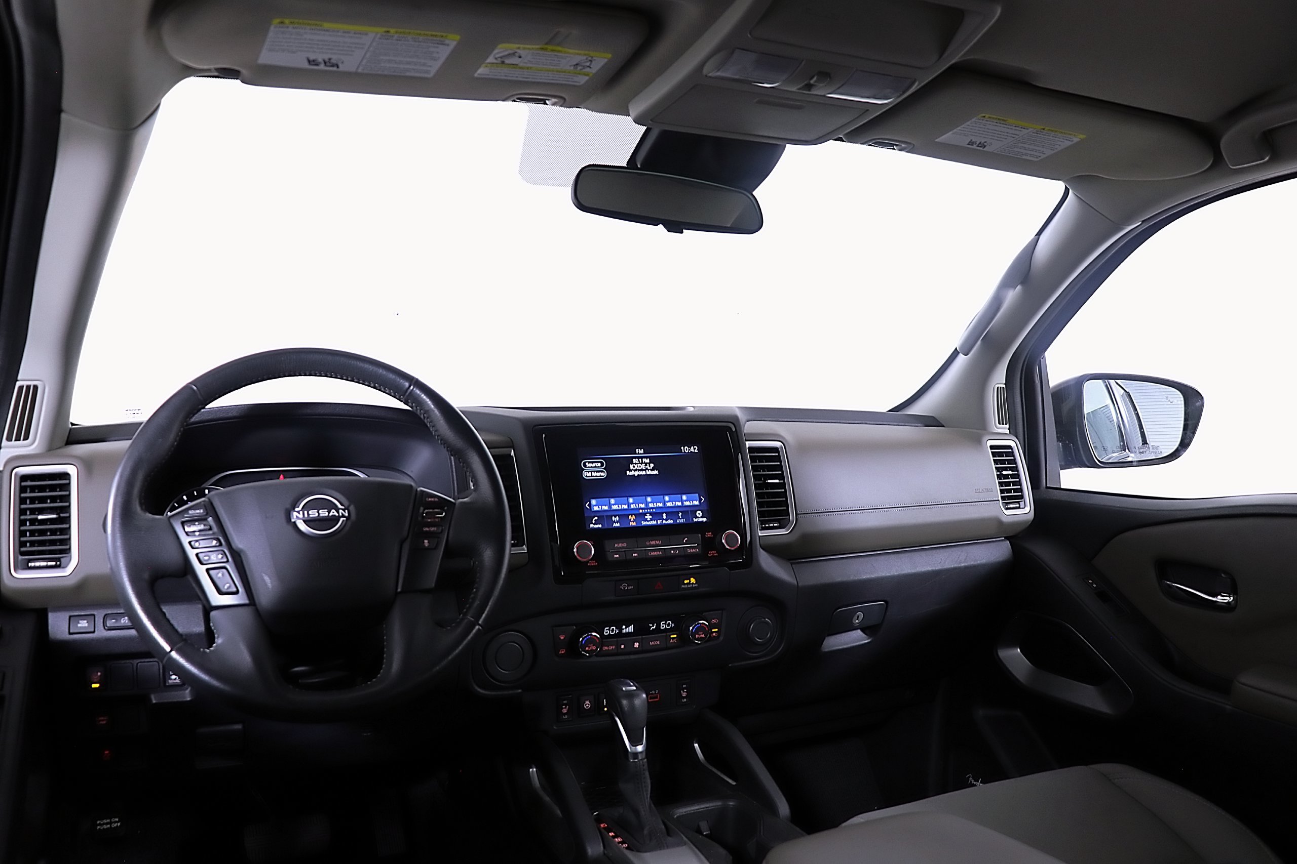 Used 2024 Nissan Frontier SV w/ SV Convenience Package RWD image 11