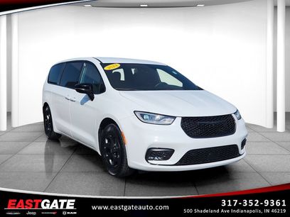 Used 2024 Chrysler Pacifica Limited