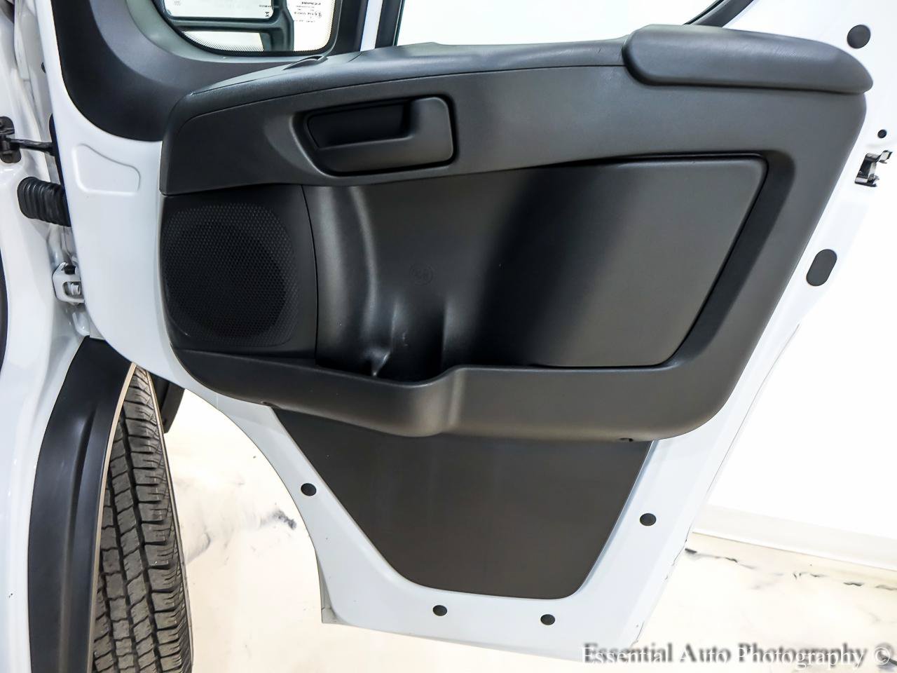 Used 2025 RAM ProMaster 2500 w/ Convenience Group FWD image 17