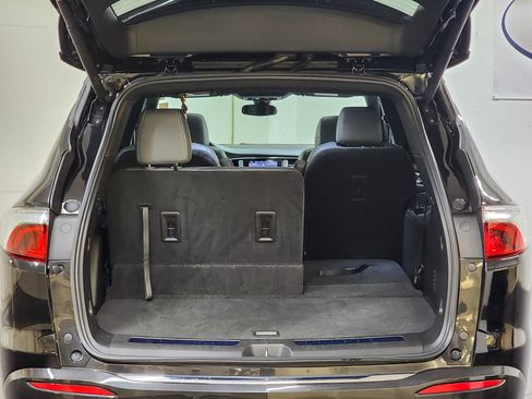 Used 2022 Buick Enclave Essence w/ Experience Buick Package image 7