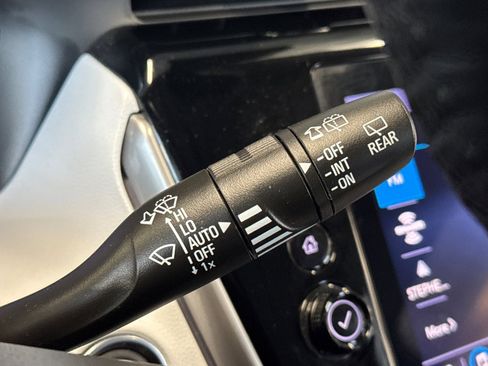 Used 2022 Chevrolet Bolt EUV Premier w/ Sun & Sound Package image 35