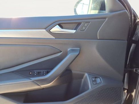 Used 2024 Volkswagen Jetta SE image 17