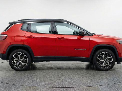 Used 2025 Jeep Compass Limited AWD/4WD image 11
