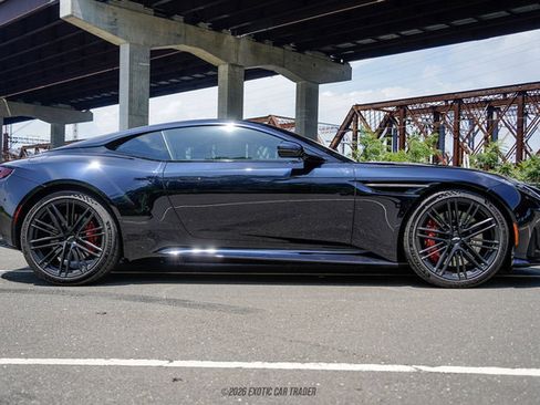Used 2024 Aston Martin DB12 Coupe RWD image 9