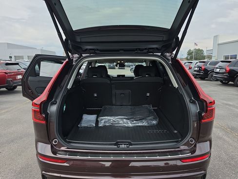 New 2026 Volvo XC60 B5 Core w/ Protection Package Premier AWD/4WD image 15