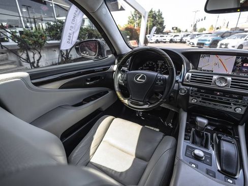 Used 2015 Lexus LS 460 w/ Comfort Package RWD image 20