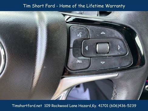 Used 2023 Buick Enclave Essence AWD/4WD image 16