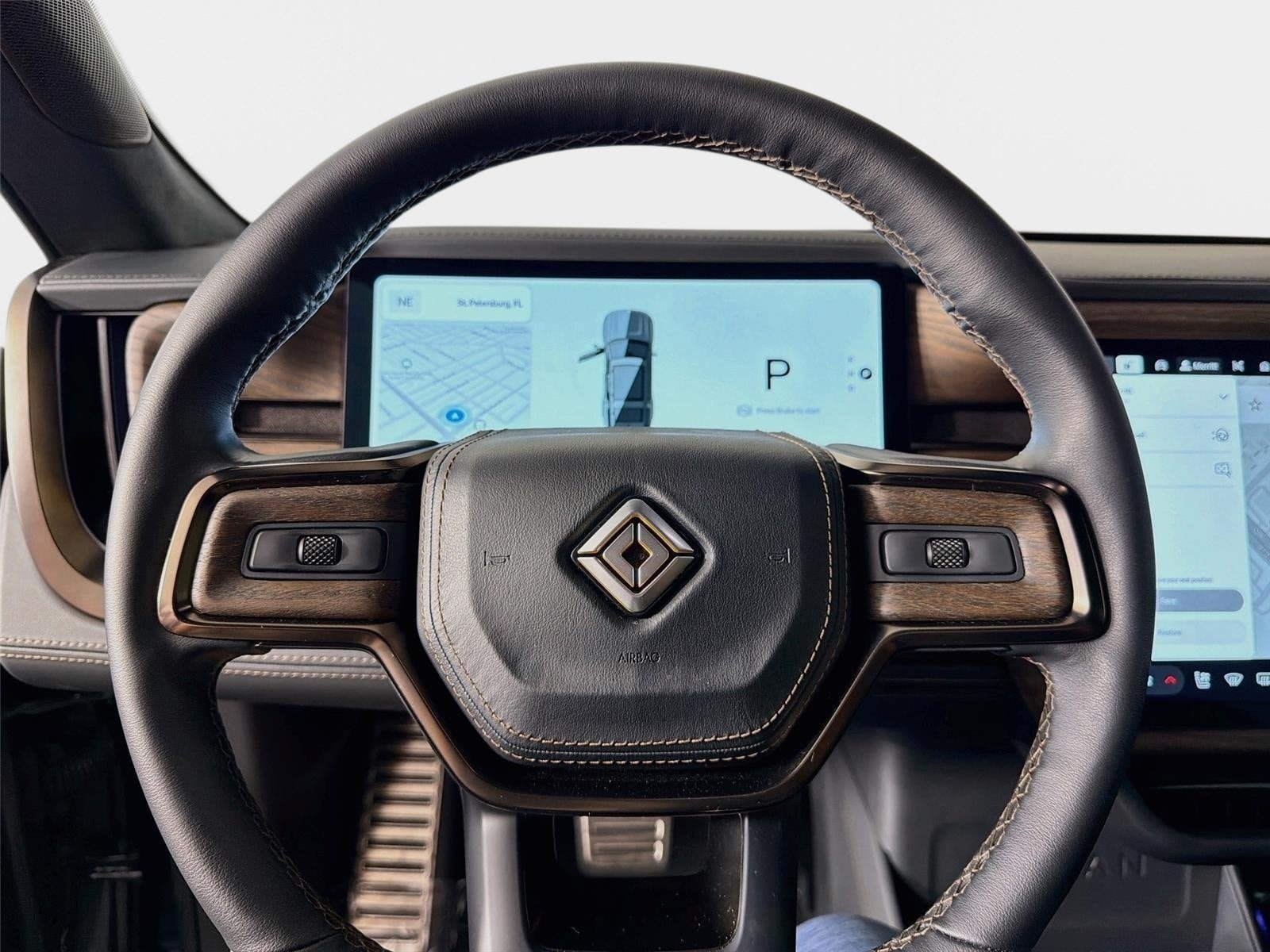 Used 2025 Rivian R1S Premium Dual AWD/4WD image 11