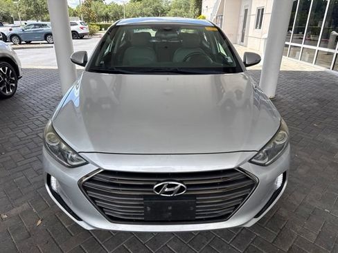 Used 2017 Hyundai Elantra Limited FWD image 2