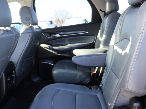 Used 2021 Buick Enclave Premium w/ Sun and Sites Package image 18