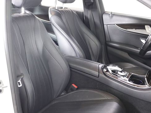 Certified 2019 Mercedes-Benz E 300 4MATIC image 42