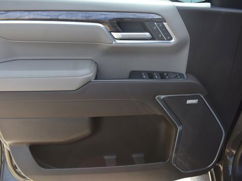 Used 2023 Chevrolet Silverado 1500 LTZ AWD/4WD image 15