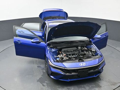 Used 2024 Hyundai Elantra SEL w/ Convenience Package image 53