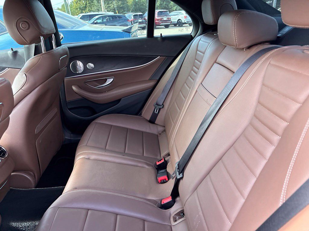 Used 2018 Mercedes-Benz E 400 4MATIC Sedan image 42