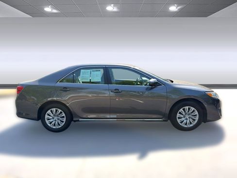 Used 2013 Toyota Camry LE FWD image 8