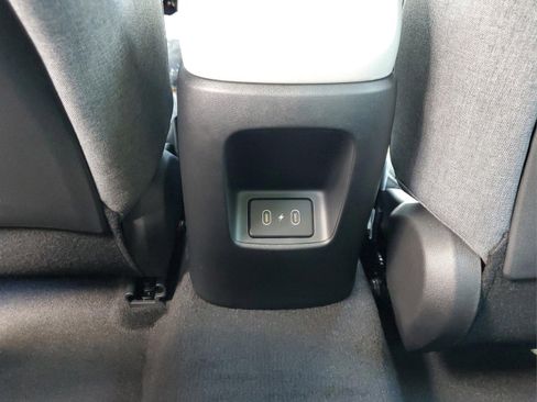 Used 2025 Hyundai Elantra Limited image 12