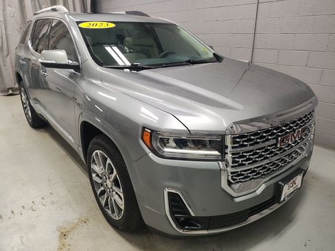 Used 2023 GMC Acadia Denali w/ Denali Ultimate Package AWD/4WD image 5