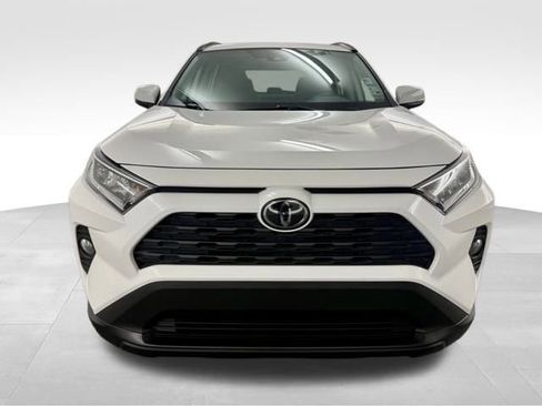 Used 2020 Toyota RAV4 XLE w/ Convenience Package image 3