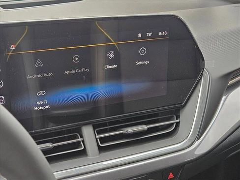 New 2026 Chevrolet Trax ACTIV w/ Sunroof Package FWD image 12