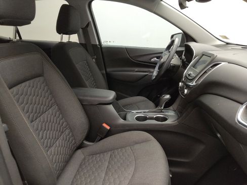 Used 2020 Chevrolet Equinox LT w/ Driver Convenience Package image 21