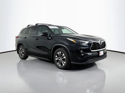 Used 2023 Toyota Highlander XLE