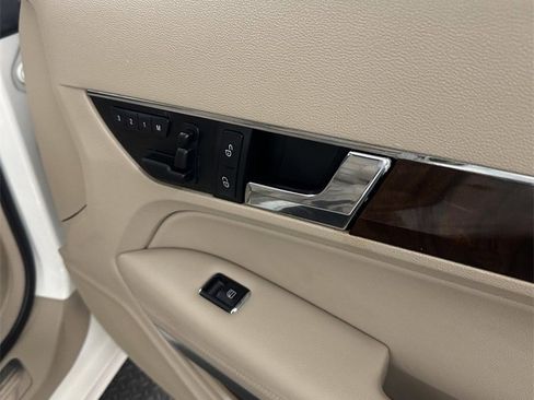 Used 2011 Mercedes-Benz E 350 Cabriolet image 31