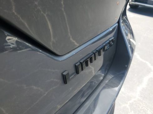 Used 2022 Jeep Grand Cherokee Limited w/ Luxury Tech Group II AWD/4WD image 7