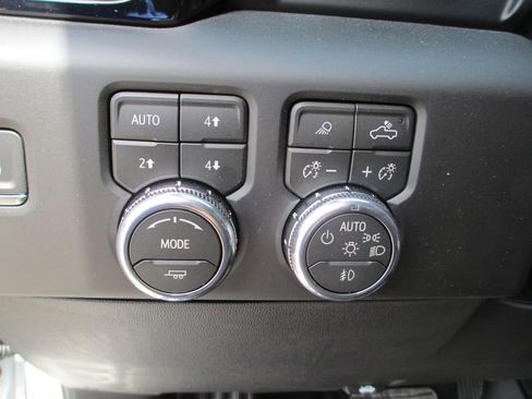New 2026 GMC Sierra 1500 AT4 w/ AT4 Premium Package AWD/4WD image 19