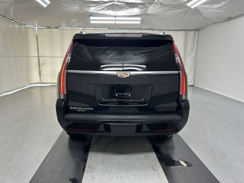 Used 2020 Cadillac Escalade Platinum AWD/4WD image 22