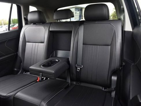 Certified 2023 Volkswagen Tiguan SE w/ Panoramic Sunroof Package image 22