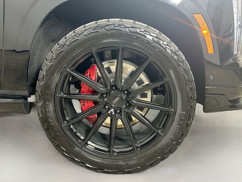 Used 2026 Cadillac Escalade V AWD/4WD image 11