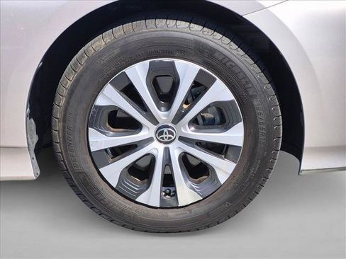 Used 2022 Toyota Prius Prime LE FWD image 22