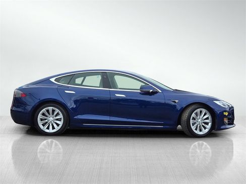 Used 2017 Tesla Model S 75D image 3
