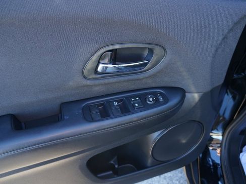 Used 2019 Honda HR-V LX image 13