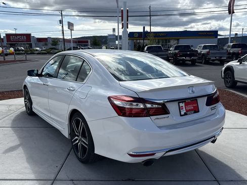 Used 2017 Honda Accord Sport Special Edition image 5