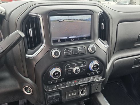 Used 2022 GMC Sierra 1500 AT4 w/ AT4 Premium Package AWD/4WD image 13
