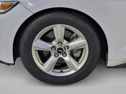 Used 2017 Ford Mustang Convertible RWD image 9