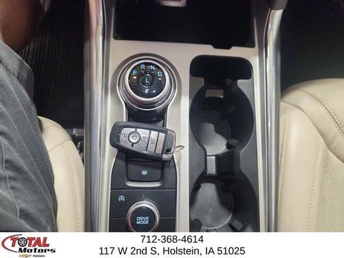 Used 2023 Ford Explorer Platinum w/ Technology Package AWD/4WD image 17