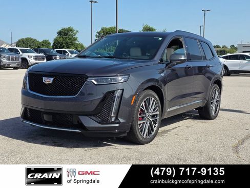 Used 2022 Cadillac XT6 Sport w/ Technology Package AWD/4WD image 3