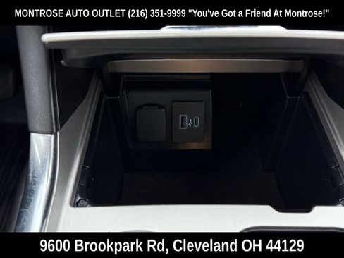 Used 2023 Ford Explorer XLT w/ Equipment Group 202A image 22