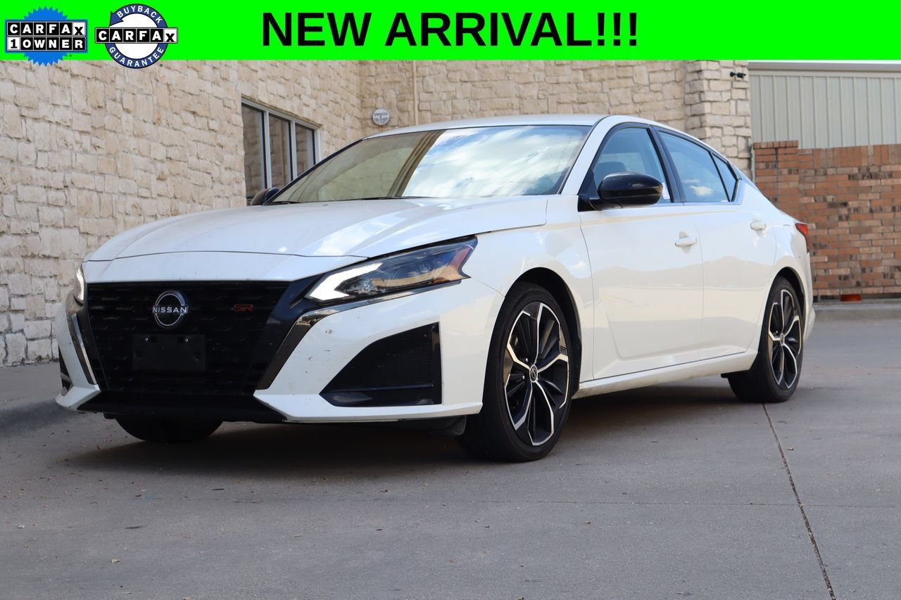 Used 2024 Nissan Altima 2.5 SR FWD image 1