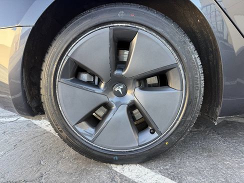 Used 2023 Tesla Model 3 Standard Range RWD image 5