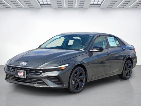 New 2026 Hyundai Elantra SEL Sport FWD image 8