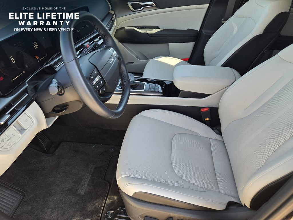 Used 2026 Kia Sportage EX FWD image 11